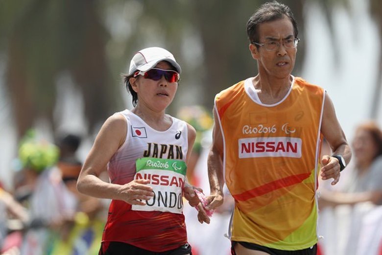 2005年に伴走者の川嶋久一さんと出会いランニングクラブに所属。本格的にマラソンを 始めた
