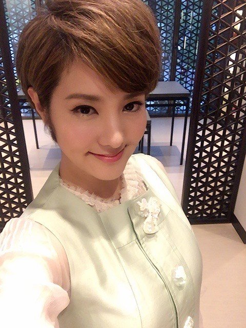 撮影の合間の自撮りショット