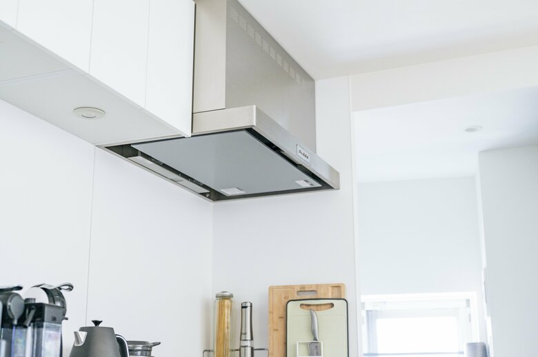 換気扇も上手に活用して家の中に空気の出入り口をつくると、カビの予防になる