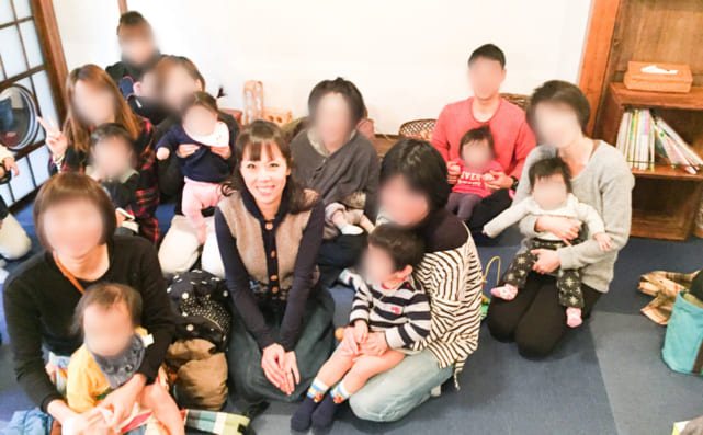 助産院に通うママや子どもたちとHISAKOさん