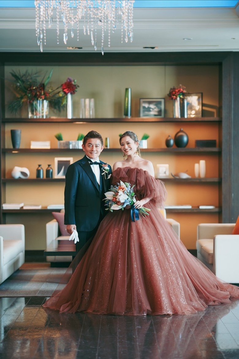 ワインレッドのドレスが美しい！