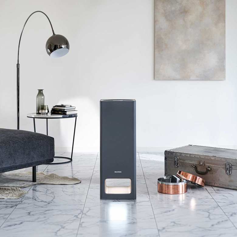 ▲サイズは幅260×奥行き260×高さ700mmで、適用床面積は～36畳。実売価格は5万7200円