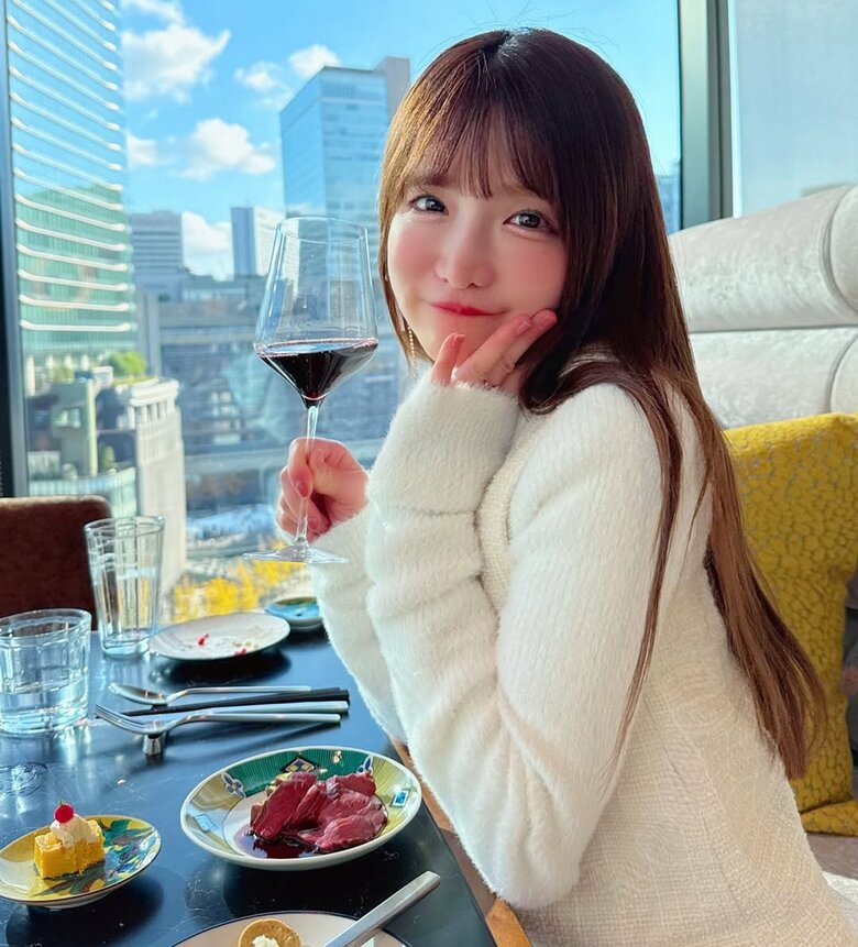 おしゃれなランチを楽しむもえあずさん