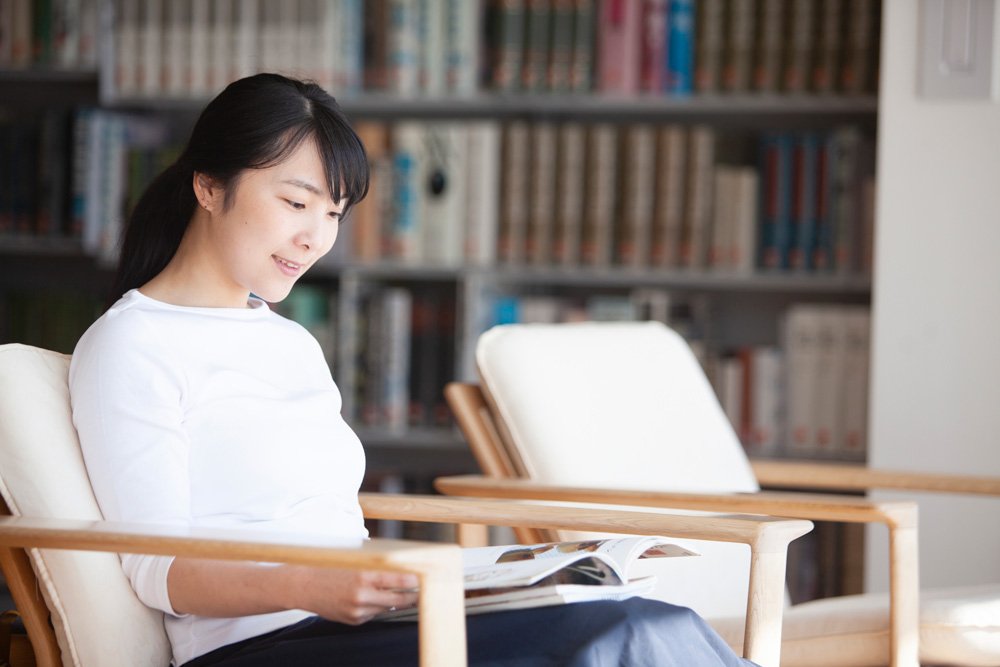 ネントレの本を読むママのイメージ
