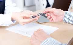 本人確認の手続きがオンラインで可能に！銀行と携帯会社が連携する新サービス