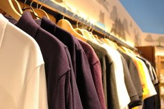 「ジオメトリック柄」ってどんな色？ママのトレンド取り入れ術