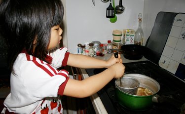 《33歳の妻は乳がんで逝き》途方に暮れる父に生きる希望を与えた5歳の「みそ汁」その17年後の娘の姿に「すべて繋がっていたんだと」