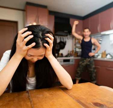 体が夫を拒否する…”夫源病”が蔓延!? 夫が知るべき妻をキレさせる言動とは