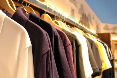 「ジオメトリック柄」ってどんな色？ママのトレンド取り入れ術