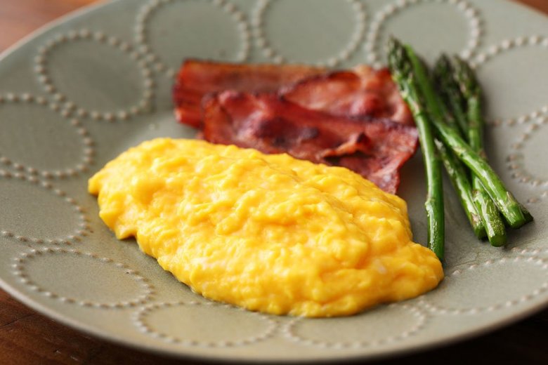 出来上がったスクランブルエッグ