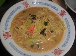 ▲当選した冷凍ラーメンを解凍して、試食です。