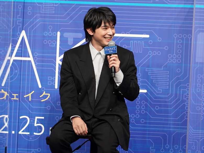 「死ぬほど暗い！」と暴露されてしまった吉沢さん