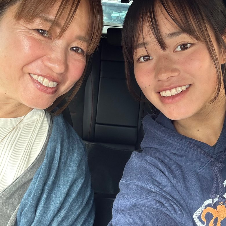 黄川田さんと娘の莉子さん