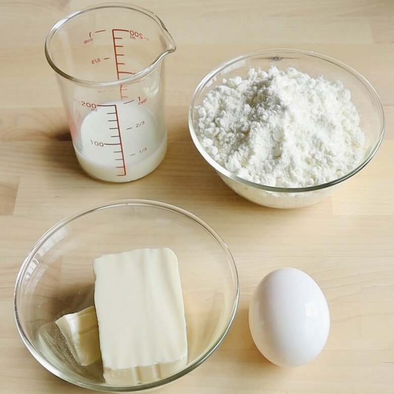 【パンケーキの作り方】1.材料は、絹豆腐100g、卵1個、牛乳30cc、ホットケーキミックス150g