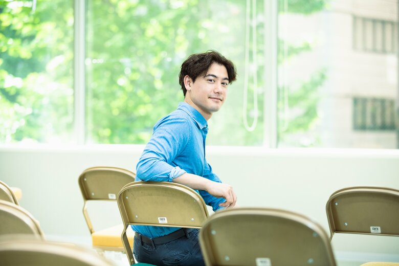 移転したばかりの広々としたオフィスで撮影。以前はマンションの一室をオフィスとして使っていたそう