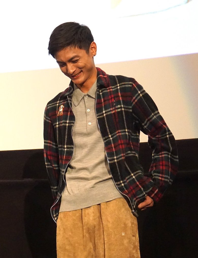 カッコよすぎてヤバイ！と褒められ照れまくる高良さん