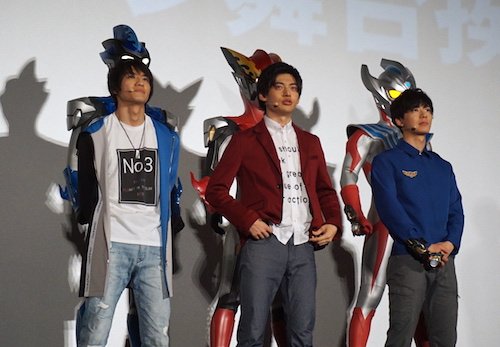 一言一言噛み締めながら挨拶をする平田さん