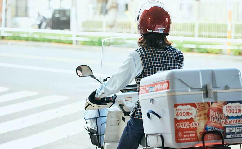 ▲午前中は担当エリアへのお届けへ