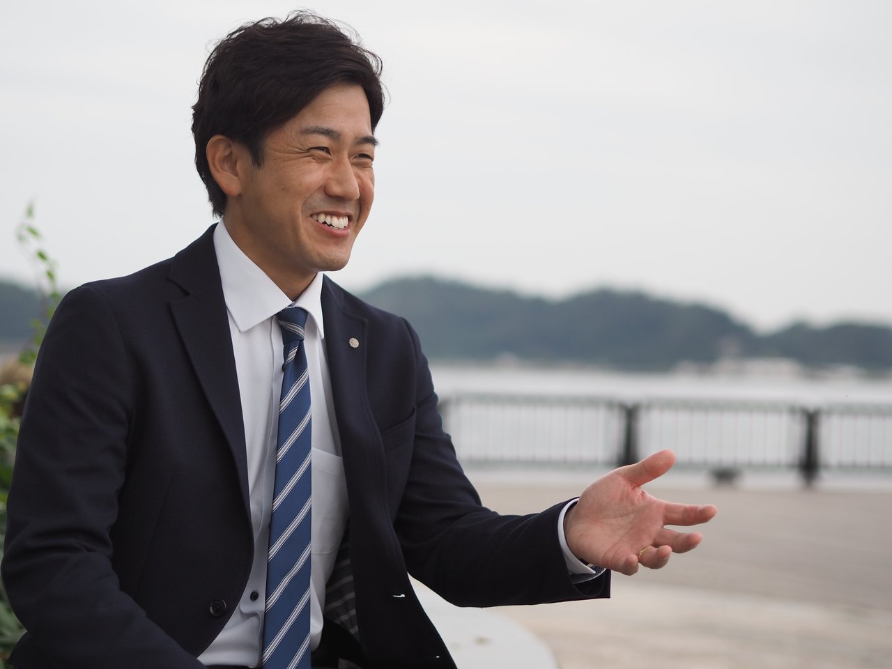 横須賀市役所の高橋正和さん。副業で、一般社団法人KAKEHASHIの代表理事としても事業を展開