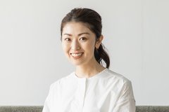 「どうしてできないの？」保育園での経験が商品コンセプトを後押し「障がい児も健常児も使えるポータブルチェア」を開発するママが目指す社会