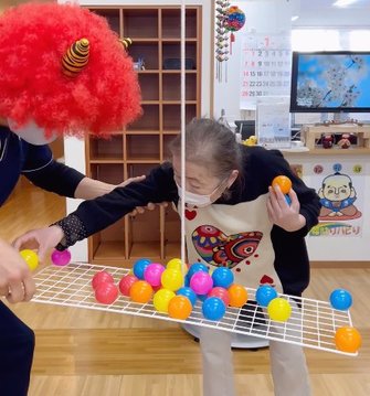 SNSで話題「デイサービスの高齢者が元気になる」自作ゲームの仕掛け人