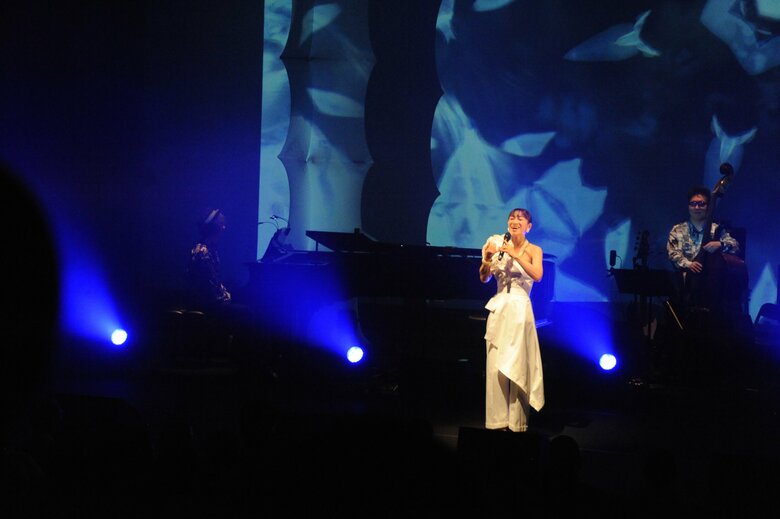 シンガーソングライターの玉城ちはるさん