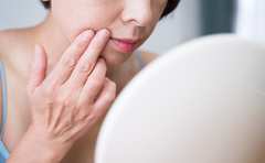 マスクで老化が進行中…道具なし たった5分でシワを防ぐには!?