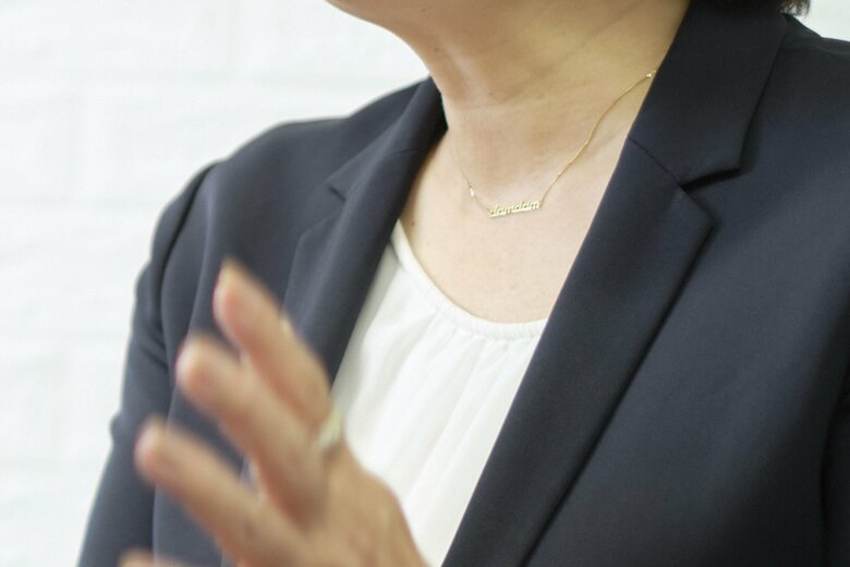 取材時に社長が身につけていたネックレスもオリジナル商品でお客様の要望で商品化