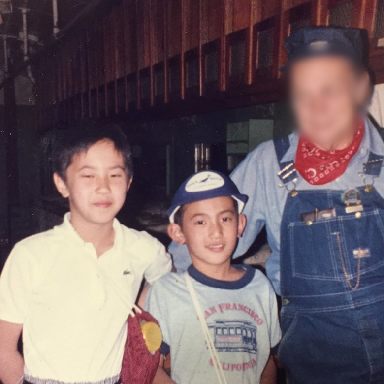 ボーイッシュだった小学生のころ（いちばん左）