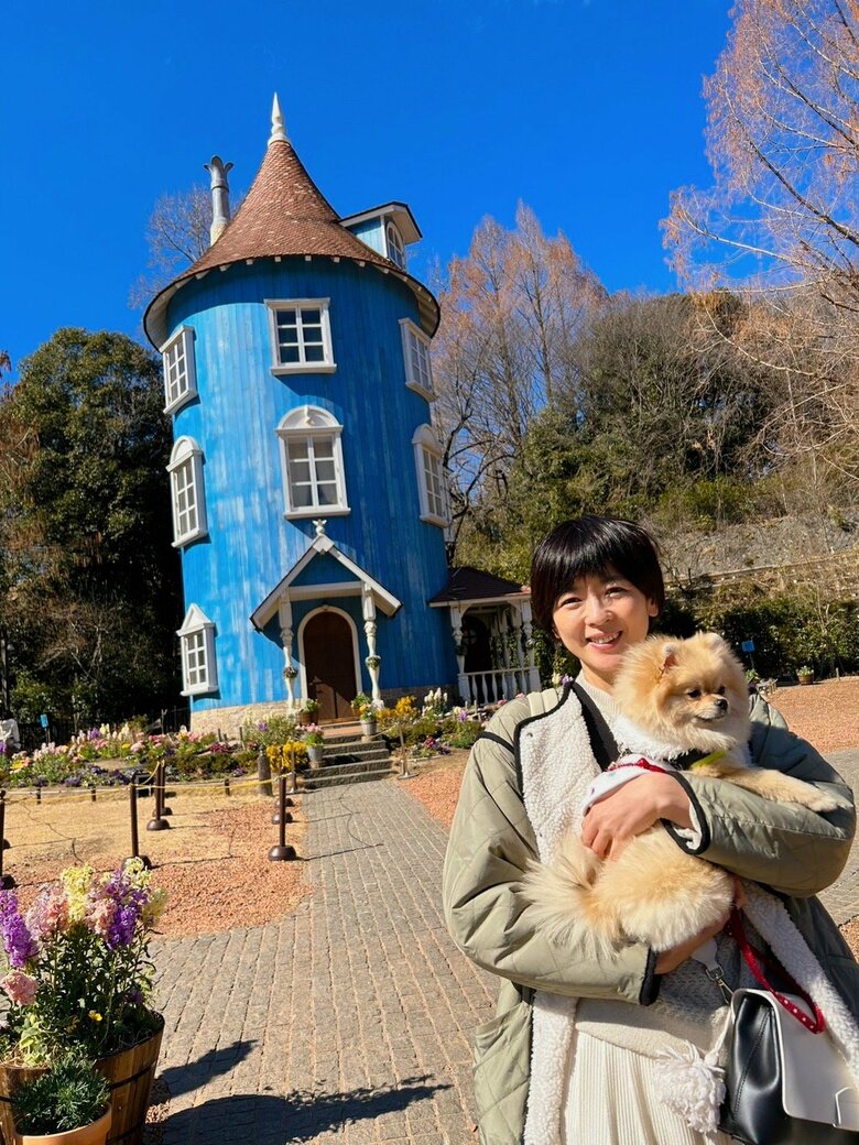 今年1月の誕生日には愛犬とムーミンバレーパークへ（写真提供／中山忍）