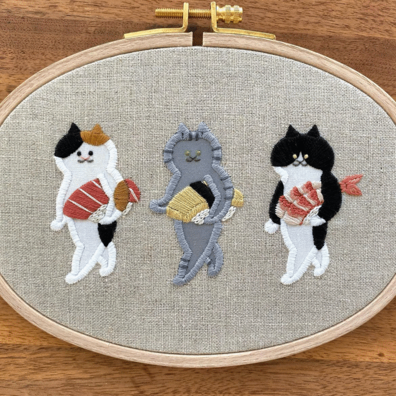 いちばん人気の「お寿司を運ぶねこ」