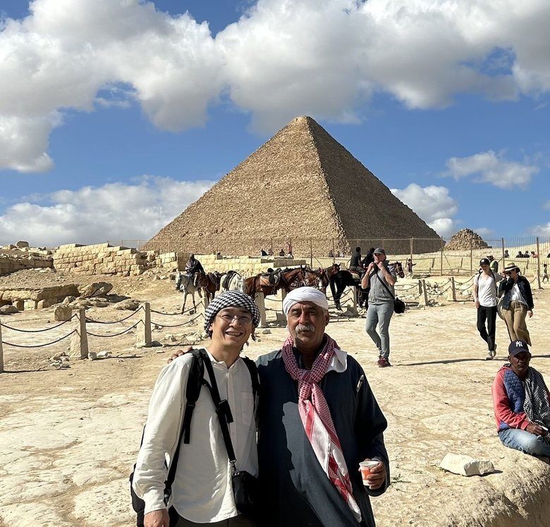 昨年訪れたエジプトで現地の方とパシャリ