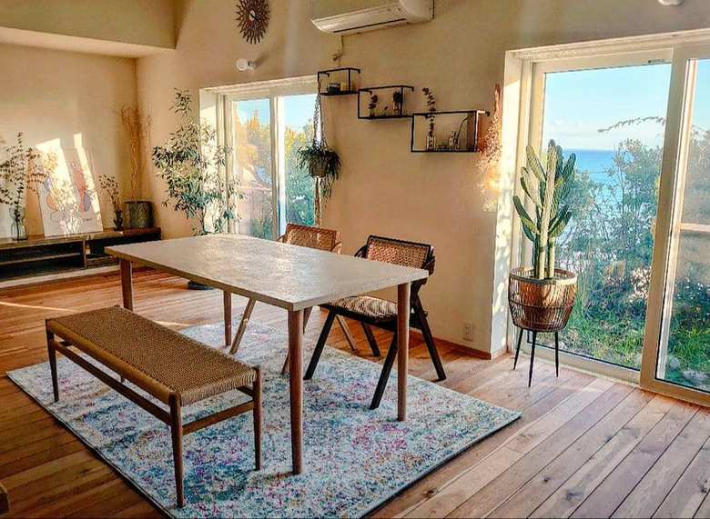 大きな窓から見える鎌倉の海は絶景（写真提供／河瀬さん）