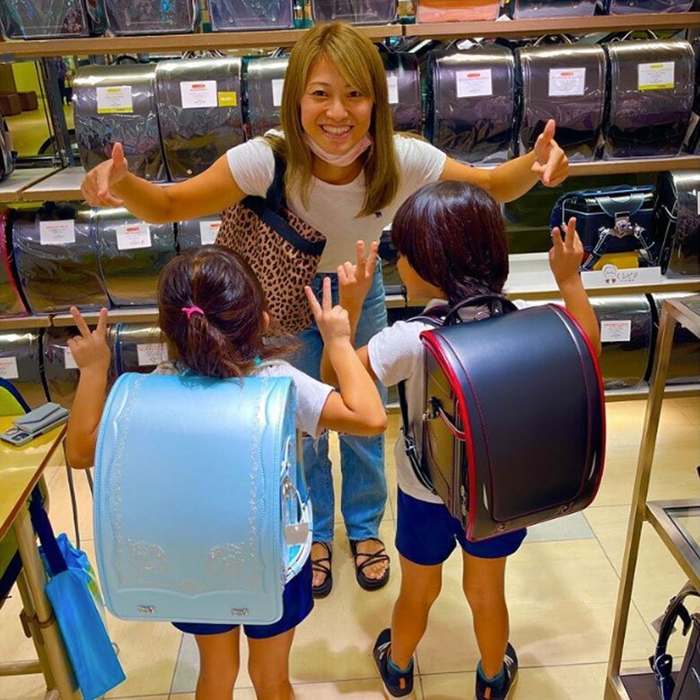 上の双子の子どもたちのランドセル選び。今ではとても元気に大きく成長した