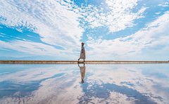 香川「父母ヶ浜」で鏡張り絶景を撮るコツ！干潮の夕方が狙い目【日本のウユニ塩湖】