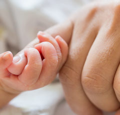 義実家への妊娠・出産報告は誰から？旦那からでいいの!?