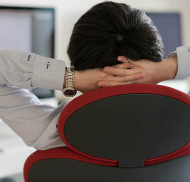 上司が帰った途端に早退…職場のサボリ魔に罪の意識はないのか