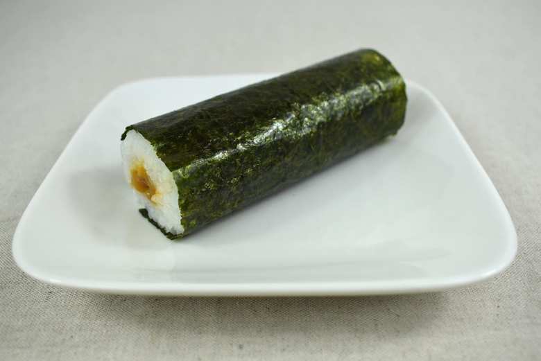 ファミマのおすすめおにぎり１「手巻き寿司　牛すき」の画像２