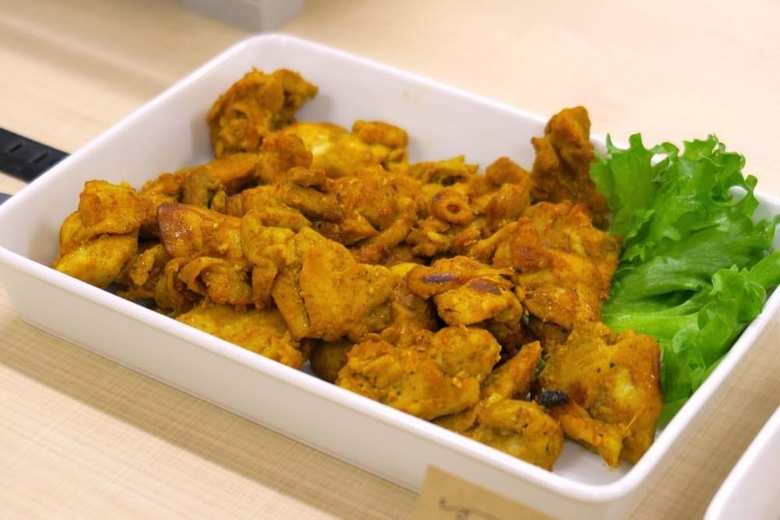 ▲温度は100～280度で調節可能。最大30分のタイマー機能もあり
タンドリーチキンなどの調理もできる