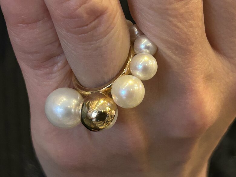 誕生日にKONISIKIさんからプレゼントされた真珠のリング