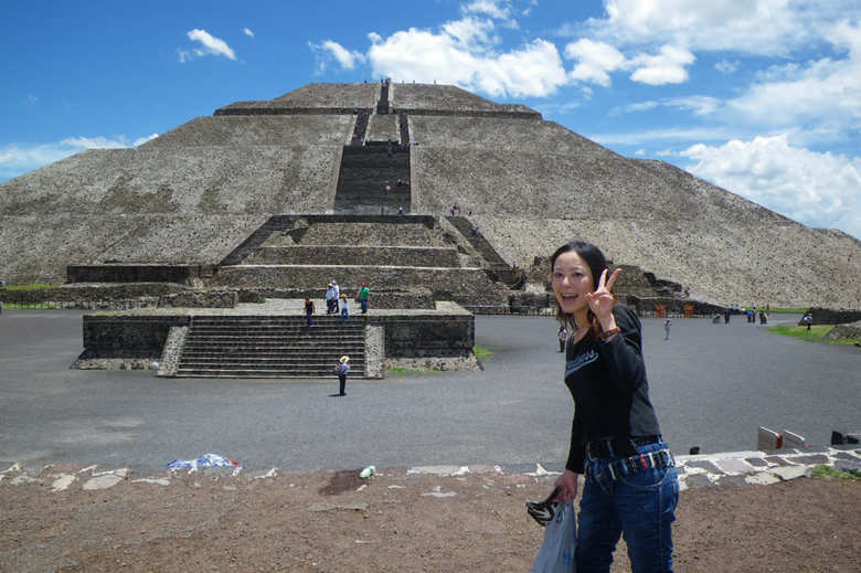 メキシコ　テオティワカン遺跡にて（牧野友香子さん提供）