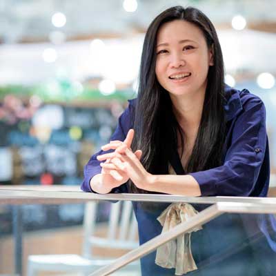 安藤春香さん。社長室 コーポレートPRグループ 広報担当。オウンドメディアなどの採用広報も勤める