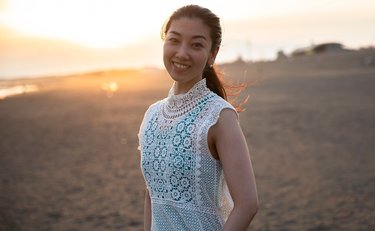 《胸の激痛から下半身不随へ》30代女性を狂わせた運命に奇跡が起こり「立って舞台に上がることができるまで」