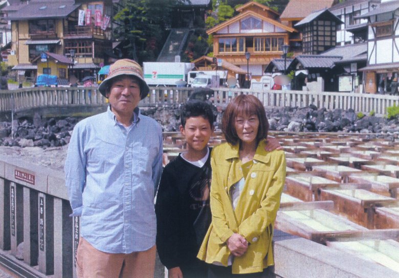 左からダンカンさん、虎太郎さん、初美さん