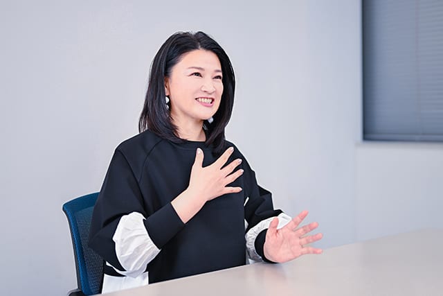 後輩だろうと遠慮はいらないと語る島崎さん