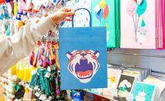 「フライング タイガー コペンハーゲン」話題のスマートフォンTVも！人気雑貨が大集合