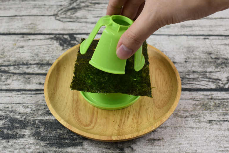 ダイソーのおすすめ商品「たべれるのりカップキット」の商品画像