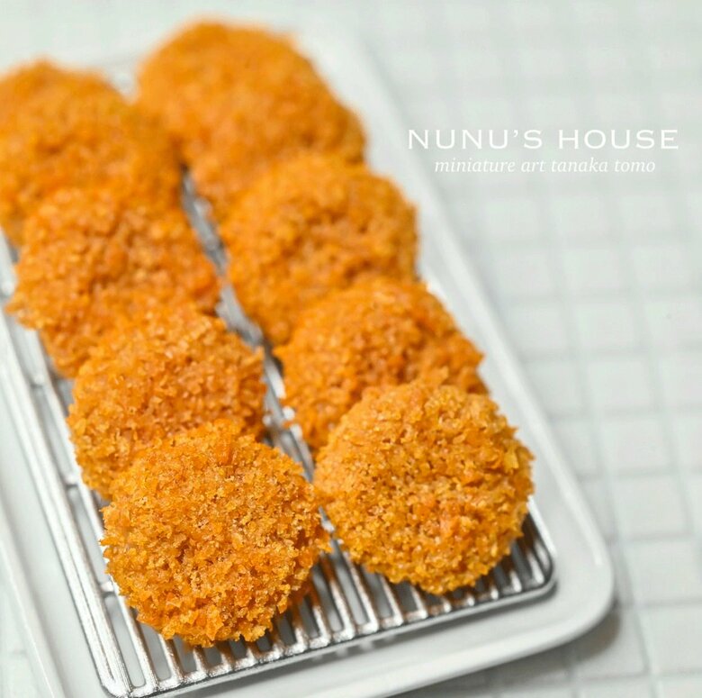 「デパ地下デリのメンチカツ」のミニチュア