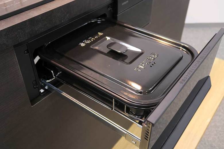 ▲こういった付属品は置き場所に困ることが多いが、収納することを前提に設計させれているのがいい。