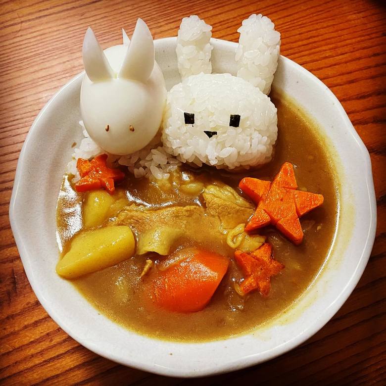 2歳の里子は型抜きしてかわいらしく盛りつけたご飯を見ても泣いていたそう